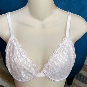 Victoria's Secret Sheer Lace Bra in Light Pink - 32DD